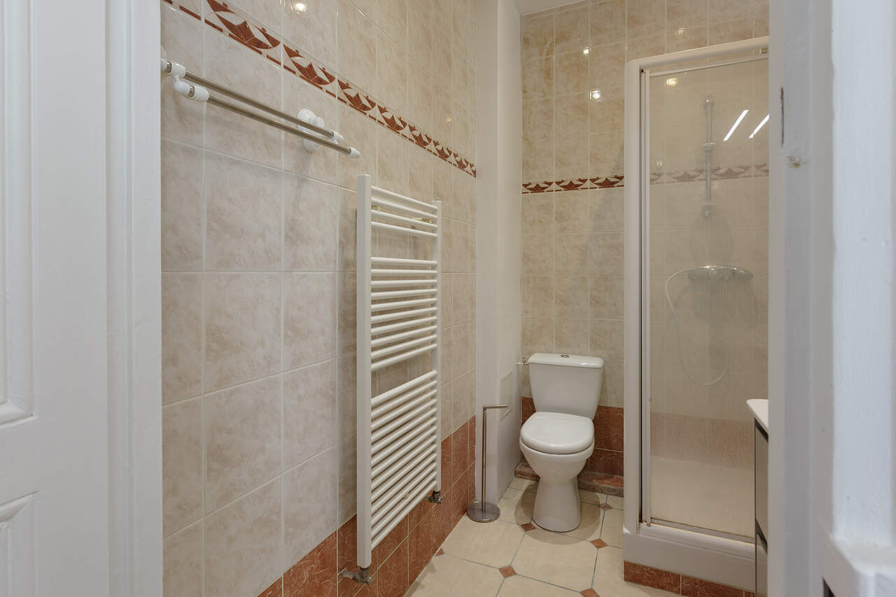 Toilet 1