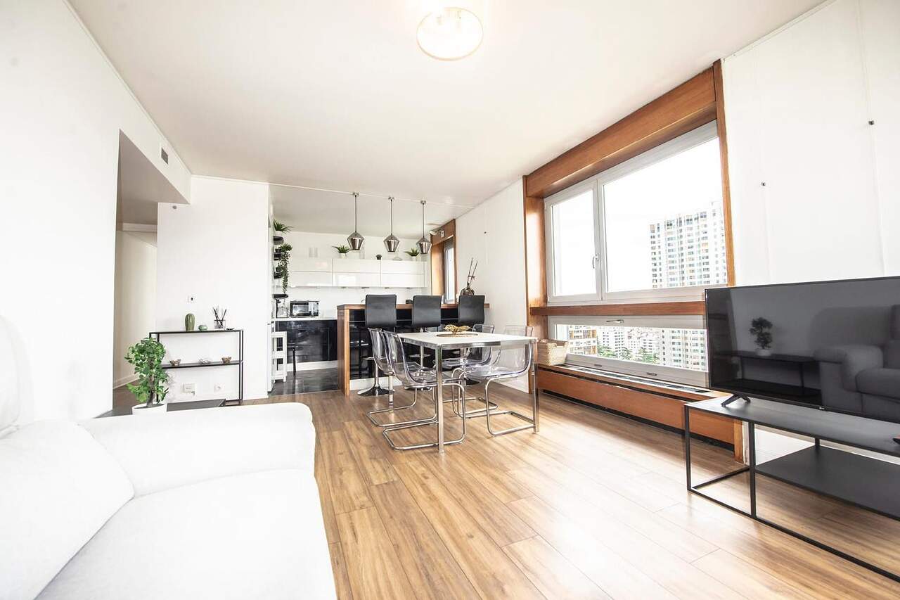 Grenelle Light